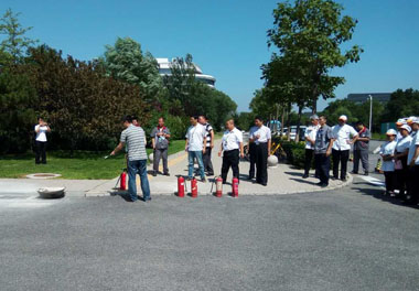 國核電力餐廳舉辦消防滅火演習(xí) 國核電力餐廳舉辦消防滅火演習(xí)